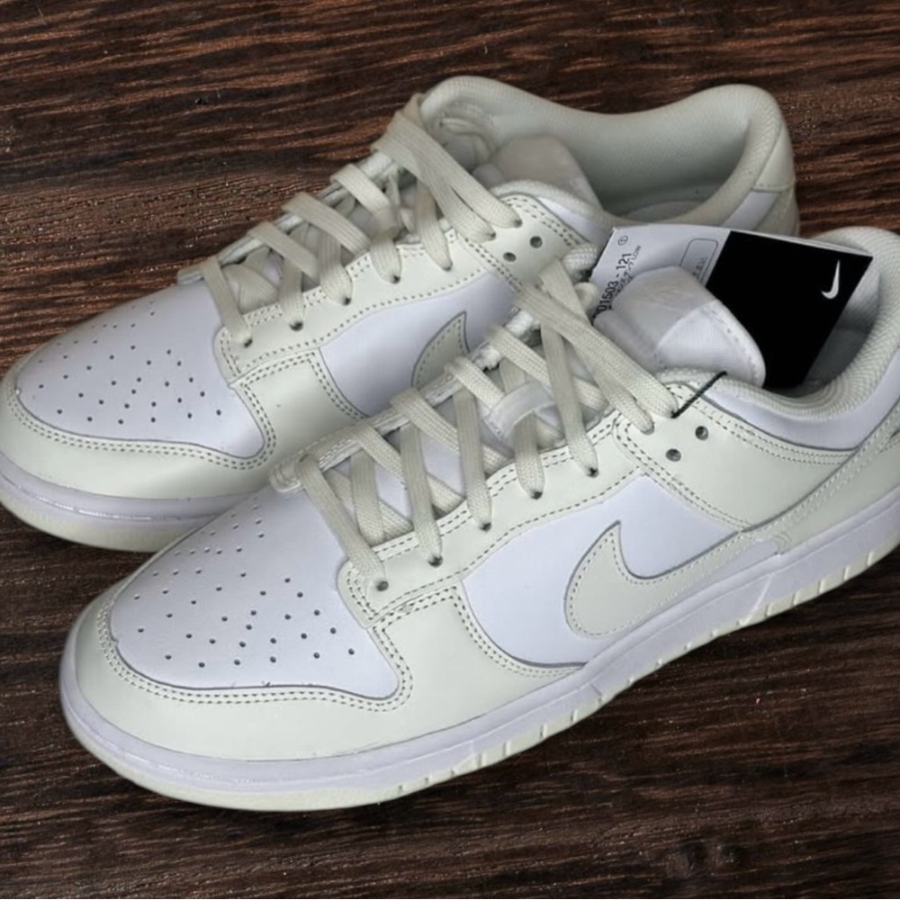Nike Dunk Low Top Sneakers Women’s 10.5 Sail White NIB Athletic Shoes